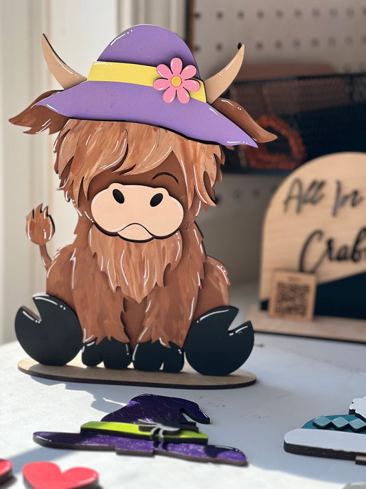 Interchangeable Highland Cow with Seasonal Hats